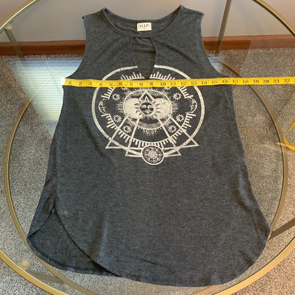 H.I.P. Tee - Picture 6 of 11